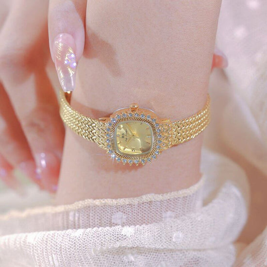 Retro Lucky Small Square Wheat Mini Watch $39.50 Dana Fashion Color: Champagne Gold Women's Accessories Product information: Color: Gold White, classic silver, champagne gold Thickness: 7mm Movement type: Quartz Crown type: Spiral crown Mirror material: m
