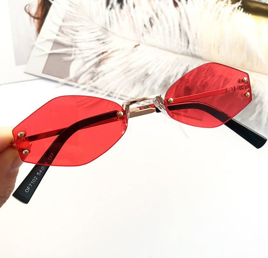 RETRO OVAL VINTAGE SUN GLASSES $23.46 Dana Fashion Color: Red Women's Accessories Lens material: resin Style: Vintage Frame material : metal