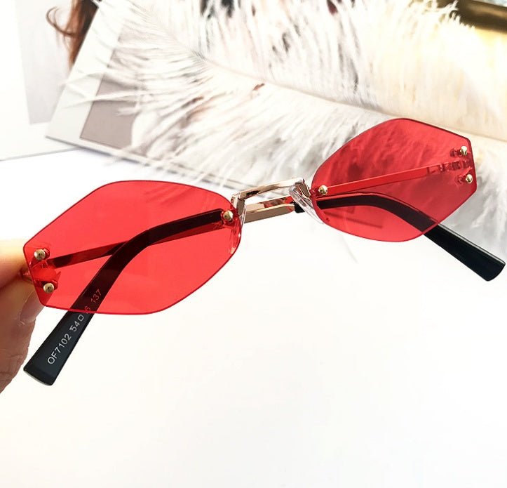 RETRO OVAL VINTAGE SUN GLASSES $23.46 Dana Fashion Color: Red Women's Accessories Lens material: resin Style: Vintage Frame material : metal
