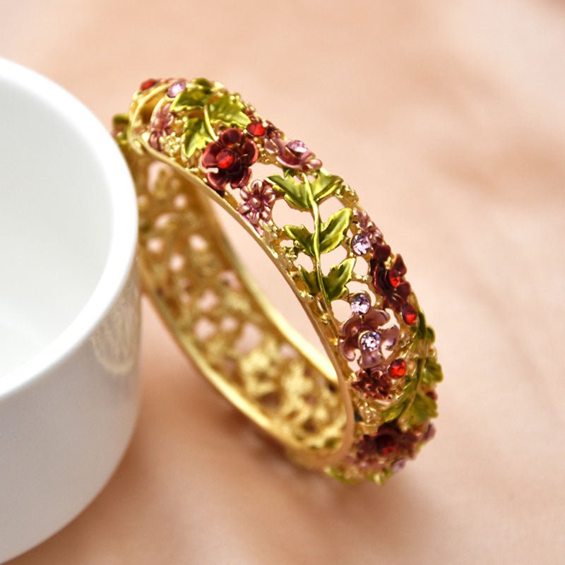 Retro Rose Diamond Studded Hollow Alloy Cloisonne Antique Painted Bracelet For Women $21.38 Dana Fashion Color: 01 Red 1492 Women's Accessories Product information: Treatment Process: Electroplating Color: 01 red 1492,02 purple 1493,03 blue 1494,04 color
