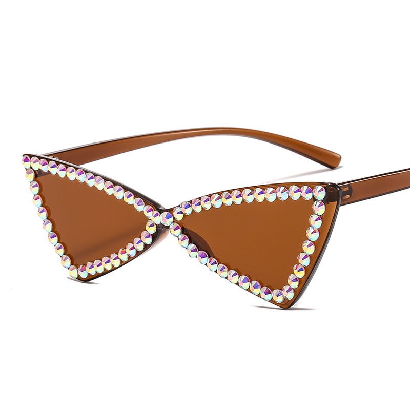 Retro Triangle Rimless Glasses Rhinestone Sunglasses Ladies Cat Eye Sunglasses $22.90 Dana Fashion Color: Brown Women's Accessories Product information Glasses structure: frame Lens material: PC Frame material: PC Lens color: red, yellow, purple, gray, la