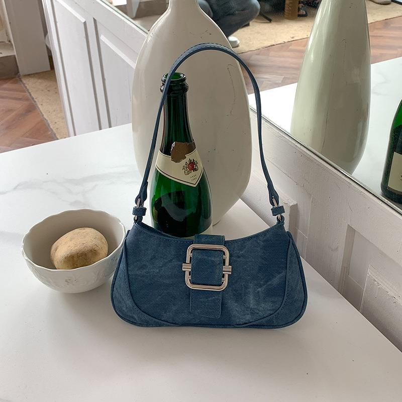 Retro Underarm High-grade Stitching Baguette Bag $59.50 Dana Fashion Color: Blue Women's Bags Product information: Lining texture: Polyester Applicable scenarios: Daily matching Color: mud, blue, pink, black Outer bag type: Sandwich pocket Hardness: mediu