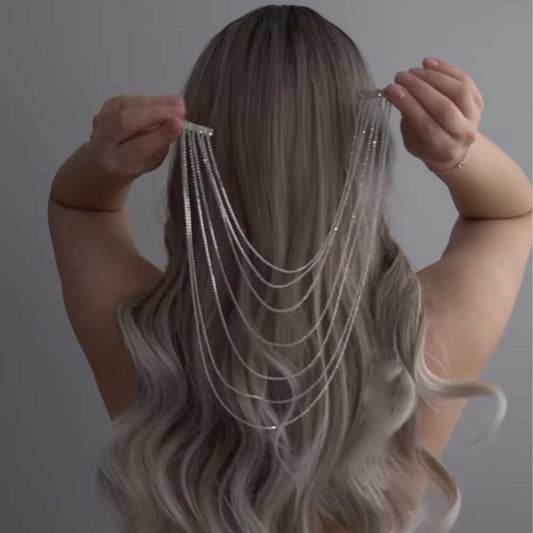 Rhinestone Multi-layer Barrettes Shining Hair Accessories $29.00 Dana Fashion Color: Gold Women's Accessories Product information: Treatment Process: Electroplating Color: silver, gold Applicable population: Female Material: Rhinestone Packing list: 1 * H