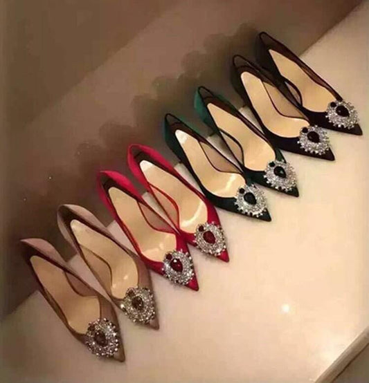 Rhinestone Pointed Toe High Heels Wedding Red Silk And Satin Shallow Mouth Women's Shoes $68.90 Dana Fashion Color: Black 7cm Size: 32 Women's shoes Product information: Pattern: solid color Lining material: imitation leather Color: Black 7cm, red 7cm, li