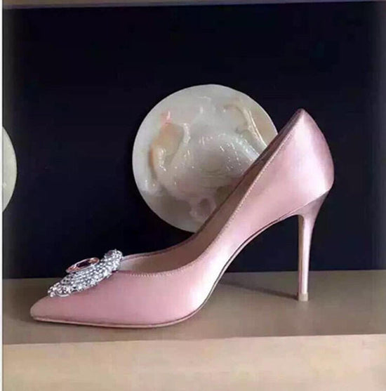 Rhinestone Pointed Toe High Heels Wedding Red Silk And Satin Shallow Mouth Women's Shoes $68.90 Dana Fashion Color: Black 7cm Size: 32 Women's shoes Product information: Pattern: solid color Lining material: imitation leather Color: Black 7cm, red 7cm, li