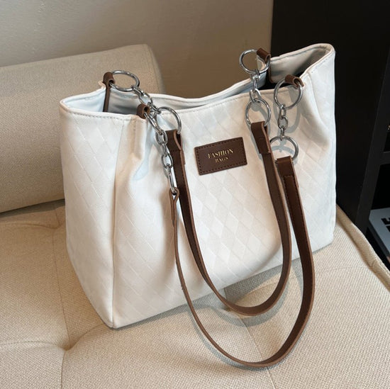 Rhombus Pattern Totes Chain Shoulder Bag Women Shopping Bags $40.81 Dana Fashion Color: Black Beauty Tools Product information: Material: PU Style: fashionable and simple Features:Color contrast Colour: black, coffee, brown Size Information: Width: 30CM H