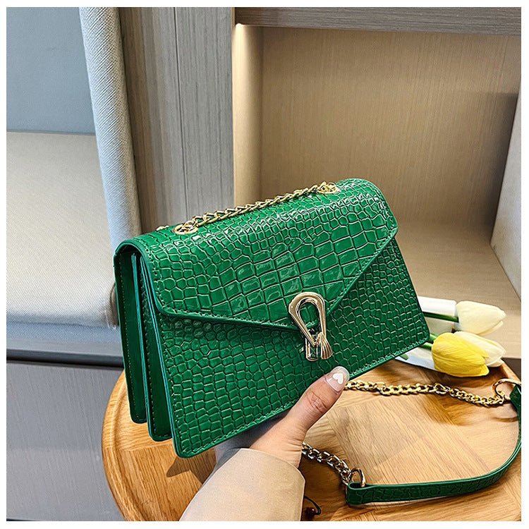 Rose Red Crocodile Pattern Women's Chain Bag $24.66 Dana Fashion Color: Green Women's Bags Product information: Lining texture: synthetic leather Applicable scenario: Daily configuration Color: white, black, green, Rose red, gray, dark brown, blue Outer b