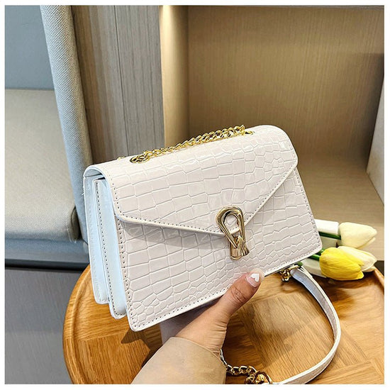 Rose Red Crocodile Pattern Women's Chain Bag $24.66 Dana Fashion Color: White Women's Bags Product information: Lining texture: synthetic leather Applicable scenario: Daily configuration Color: white, black, green, Rose red, gray, dark brown, blue Outer b