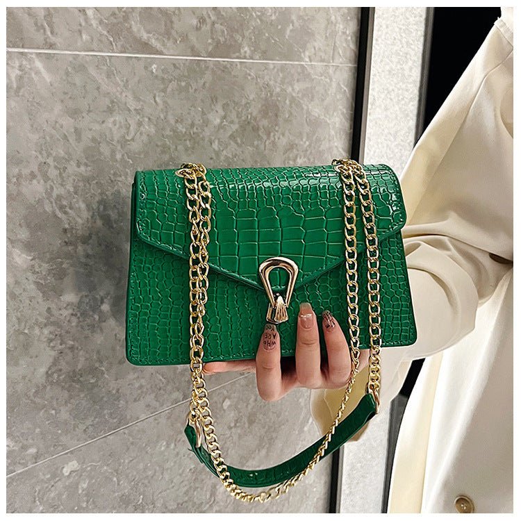 Rose Red Crocodile Pattern Women's Chain Bag $24.66 Dana Fashion Color: Black Women's Bags Product information: Lining texture: synthetic leather Applicable scenario: Daily configuration Color: white, black, green, Rose red, gray, dark brown, blue Outer b