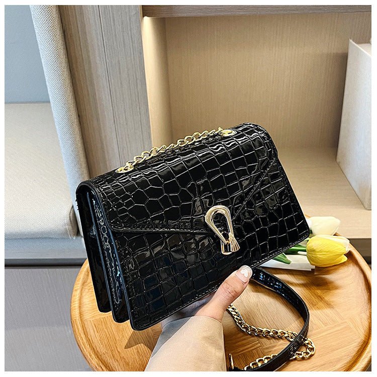 Rose Red Crocodile Pattern Women's Chain Bag $24.66 Dana Fashion Color: Black Women's Bags Product information: Lining texture: synthetic leather Applicable scenario: Daily configuration Color: white, black, green, Rose red, gray, dark brown, blue Outer b