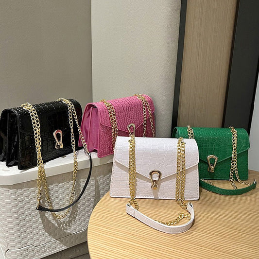 Rose Red Crocodile Pattern Women's Chain Bag $24.66 Dana Fashion Color: Black Women's Bags Product information: Lining texture: synthetic leather Applicable scenario: Daily configuration Color: white, black, green, Rose red, gray, dark brown, blue Outer b