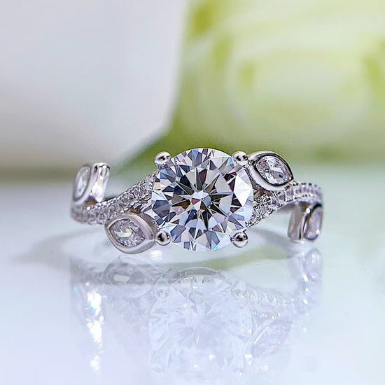 S925 Silver Classic 1 Karat Ring $69.50 Dana Fashion Color: White Size: No 5 Women's Accessories Product information: Treatment Process: Diamond Color: White Size: No. 5, No. 6, No. 7, No. 8, No. 9 Style: Women's Material: Silver Shape: Geometric Popular
