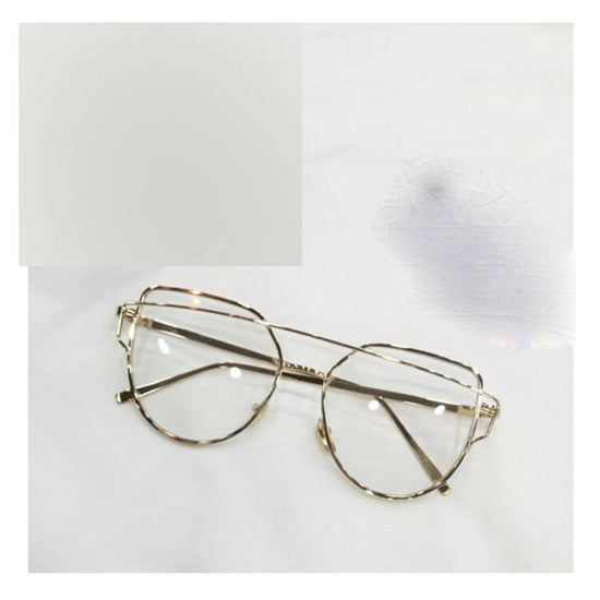 Saya Girls Sunglasses Glasses Women $44.26 Dana Fashion Color: Black Women's shoes Product information: Lens material: resin Frame Material: Plate Glasses structure: full frame Style: individual Color: gold frame, black, brown Packing list: Glasses*1