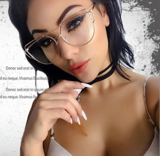 Saya Girls Sunglasses Glasses Women $44.26 Dana Fashion Color: Black Women's shoes Product information: Lens material: resin Frame Material: Plate Glasses structure: full frame Style: individual Color: gold frame, black, brown Packing list: Glasses*1