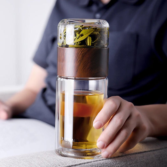 Separated Tea Cup For Tea $29.50 Dana Fashion Color: Steel color capacity: 420ml Dana's Kitchen Product information: Product Category: Tea Cup Material: high borosilicate Function: sealed and leak-proof Structure: Double Cup accessories: with lid Color: w