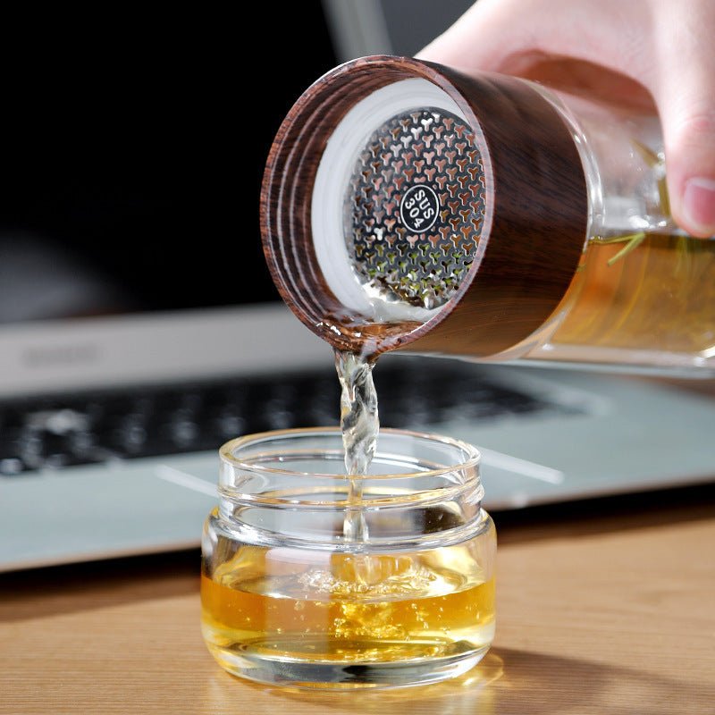 Separated Tea Cup For Tea $29.50 Dana Fashion Color: Steel color capacity: 420ml Dana's Kitchen Product information: Product Category: Tea Cup Material: high borosilicate Function: sealed and leak-proof Structure: Double Cup accessories: with lid Color: w