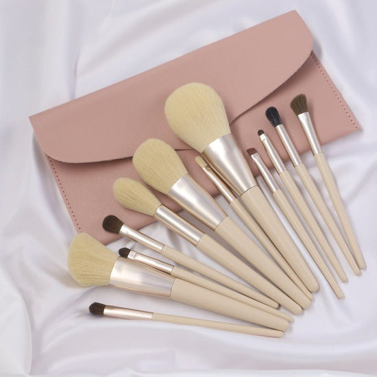 Set Of 12 Makeup Brushes $24.99 Dana Fashion Color: Pink makeup Product information: Product Category: Makeup Brush Number of brushes: 12 Brush material: horsehair/wool Brush type: PU Brush handle material: wooden handle Brush handle specifications: long