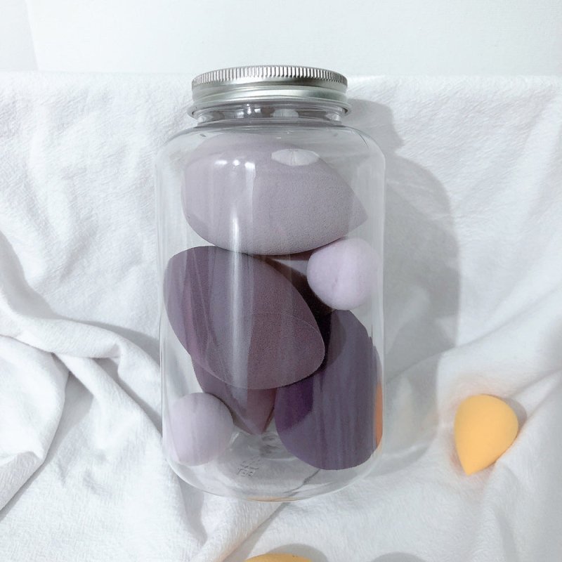 Set of 7 Beauty and Eggs $29.00 Dana Fashion Color: Purple makeup Features: 1. Wet and dry, the volume becomes larger after soaking in water, which can reduce the situation of edible powder. 2. There are obvious pores on the surface of the imported sponge