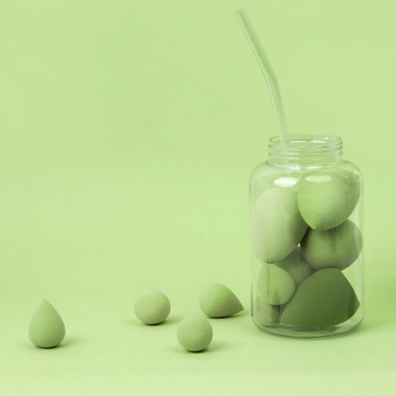 Set of 7 Beauty and Eggs $29.00 Dana Fashion Color: Green makeup Features: 1. Wet and dry, the volume becomes larger after soaking in water, which can reduce the situation of edible powder. 2. There are obvious pores on the surface of the imported sponge,