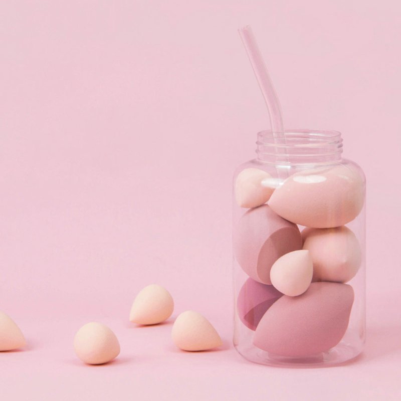 Set of 7 Beauty and Eggs $29.00 Dana Fashion Color: Pink makeup Features: 1. Wet and dry, the volume becomes larger after soaking in water, which can reduce the situation of edible powder. 2. There are obvious pores on the surface of the imported sponge,
