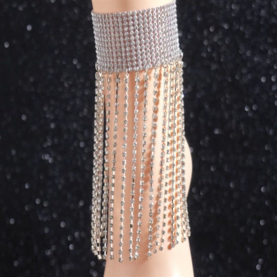 Sexy Affordable Luxury Fashion Full Inlaid Tassel Shiny Rhinestone Anklet Multi-layer $17.99 Dana Fashion Color: Golden Pair Women's Accessories Product information: Type: Anklet Color: gold pairs, silver pairs Inlay material: alloy inlay artificial gemst