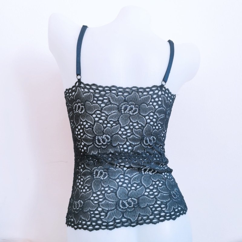 Sexy lace tube top underwear women $31.99 Dana Fashion Color: Black Size: One size Women's clothing Fabric name: Spandex/Lycra Main fabric composition: nylon/nylon Main fabric ingredient content: 89 (%) Product Category: Wrapped Chest/Tube Function: beaut