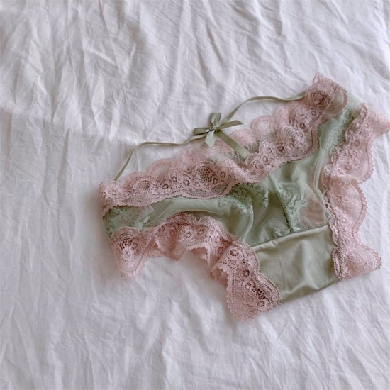 Sexy Lace Underwear Women Girl Student Underwear Pure Cotton Crotch Briefs $14.40 Dana Fashion Color: Black Size: Average Size Women's clothing Product information: Pattern: solid color Weaving: knitting Fabric name: lace Color: black, white, green, pink