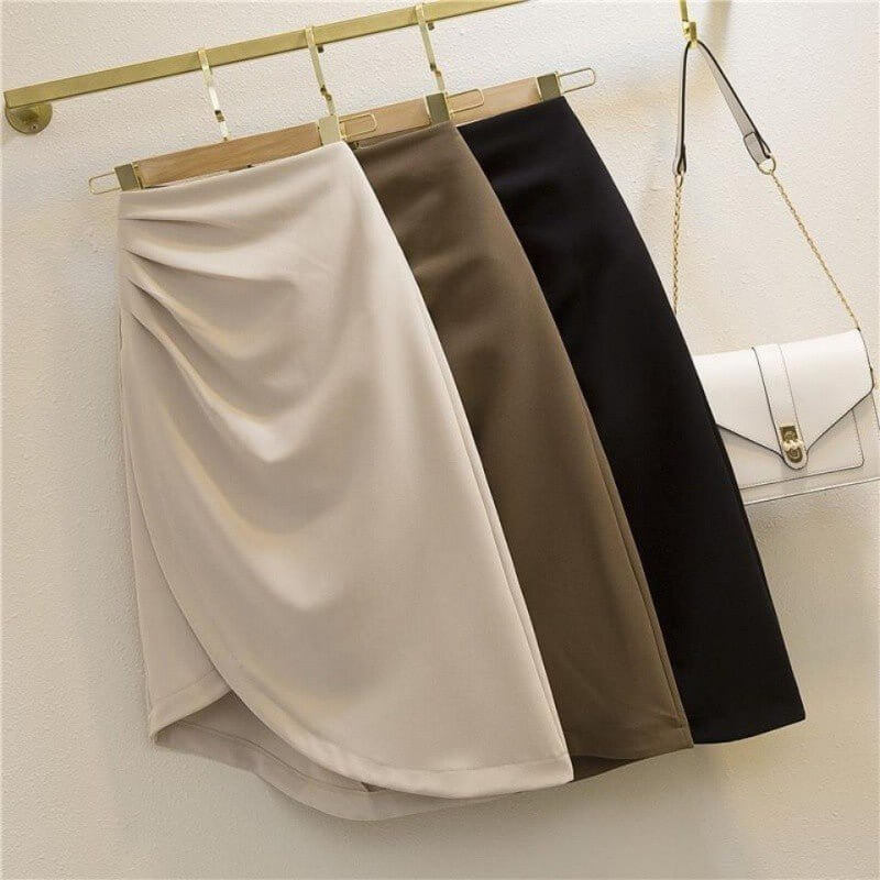 Sexy Pleated High Waist Look Taller Slimming Sheath Skirt $33.50 Dana Fashion Color: White Size: 2XL Women's clothing Product information: Skirt type: hip skirt Color: white, black, khaki, apricot Main fabric composition: Polyester (polyester fiber) Size: