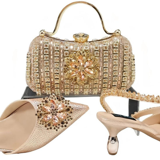 Sexy Women's Shoes And Bags Suit Drill Buckle Flower Decorative Ankle Drill Chain With Hard Clutch $169.90 Dana Fashion Color: Black Size: 38 Women's shoes Product information: Pattern: Flowers Toe bracket shape: Tip Color: Black, champagne, rose, gold, g