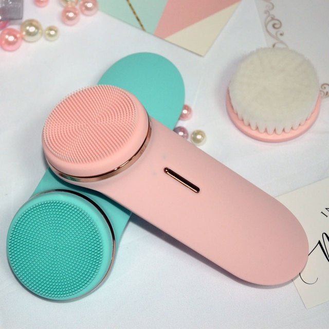 Silicone Electric face Cleaner $82.45 Dana Fashion Color: Green Beauty Tools Charging voltage: DC 5.0V Working voltage: DC 3.7V Battery capacity: 300mAh Charging time: 1.0H Vibration frequency: 6500RPM Working power: 500mW Product size: 132*50*38MM