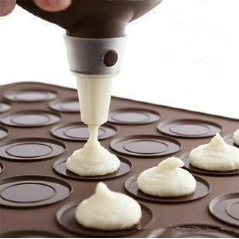 Silicone Kitchen Bakeware Baking Pastry Tools $15.50 Dana Fashion Color: Brown Dana's Kitchen Overview: 100% brand new and high quality 1. Reusable 2. Microwave safety 3. Freezer 4. Dishwasher safe 5. The oven is safe to -65F to +400F (-40c to +230c) 6. T