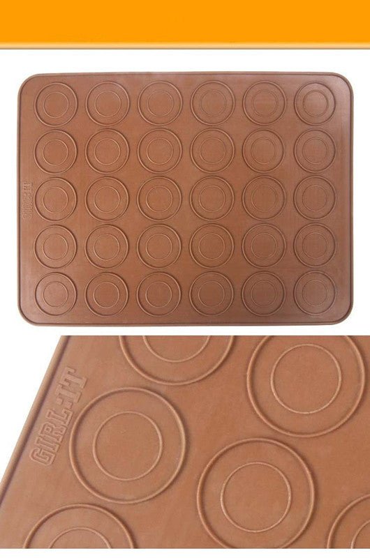 Silicone Kitchen Bakeware Baking Pastry Tools $15.50 Dana Fashion Color: Brown Dana's Kitchen Overview: 100% brand new and high quality 1. Reusable 2. Microwave safety 3. Freezer 4. Dishwasher safe 5. The oven is safe to -65F to +400F (-40c to +230c) 6. T