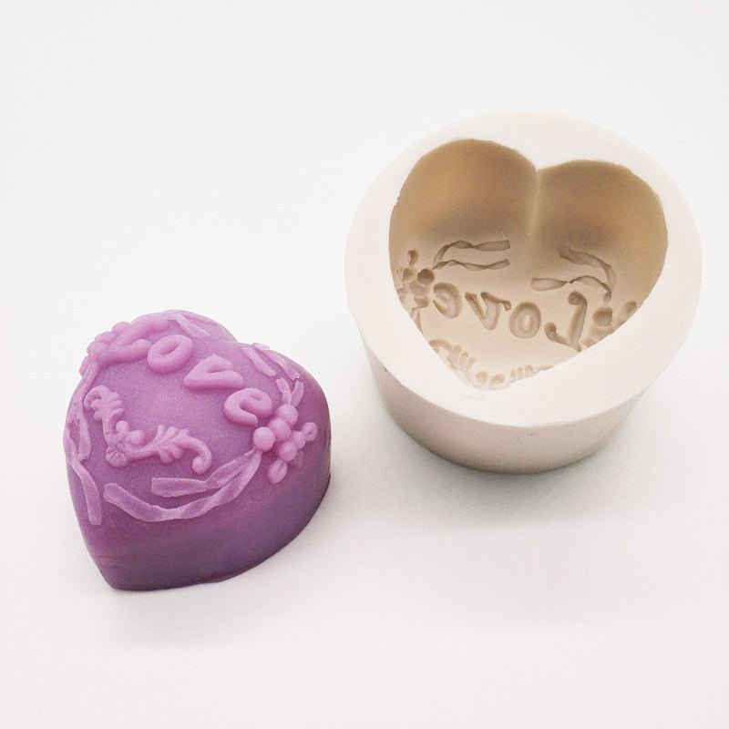 Silicone mould for rose mousse cake $9.85 Dana Fashion Color: SQY34 Dana's Kitchen Product category: Cake molds Shape: Heart Weight: 60 g Size: 55 * 38 mm Material: food grade silicone Product Features: 1. Silicone is mainly composed of Silicone, a kind o