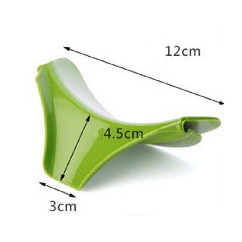 Silicone Soup Funnel Kitchen Gadget Tools $9.50 Dana Fashion weight: Green 1pc Dana's Kitchen Overview: （1）100% brand new and high quality. （2）Food-grade silicone material, environmental health, good flexibility, curvature of the design, the card on a cir