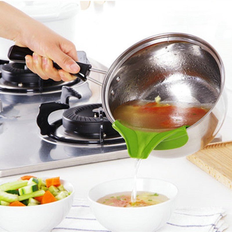 Silicone Soup Funnel Kitchen Gadget Tools $9.50 Dana Fashion weight: Green 1pc Dana's Kitchen Overview: （1）100% brand new and high quality. （2）Food-grade silicone material, environmental health, good flexibility, curvature of the design, the card on a cir