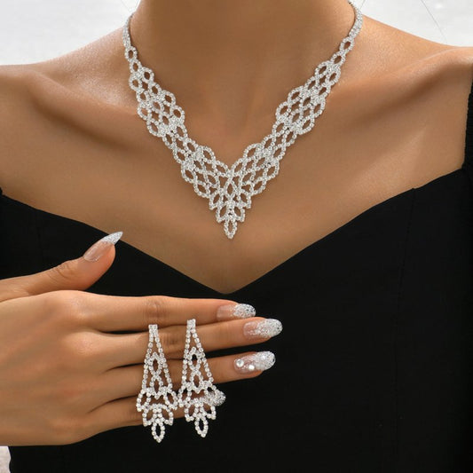 Silver Crystal Stone Gold And Silver Color Necklace Suit $38.19 Dana Fashion Color: 905 Gold Women's Accessories Product information: Pattern: XINGX/Sun and Moon/cloud/Universe Treatment Process: Electroplating Color: 905 Gold, 905 Silver Applicable popul