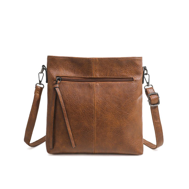 Simple And High-end Textured Artificial Leather Retro Men's And Women's Handbags Fashion $60.76 Dana Fashion Color: Brown Women's Bags Product information: Lining texture: polyester cotton Color: Brown Material: PU Packing list: Bag x1 Product Image: