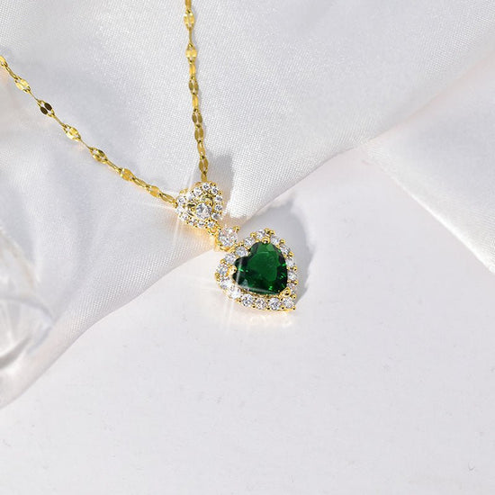 Simple Elegant Necklace Beccarite Inlaid Titanium Steel Clavicle Chain $19.00 Dana Fashion Color: Necklace Women's Accessories Product information: Treatment Process: Diamond Color: heart-shaped stud earrings green zirconium s1, heart-shaped necklace gree