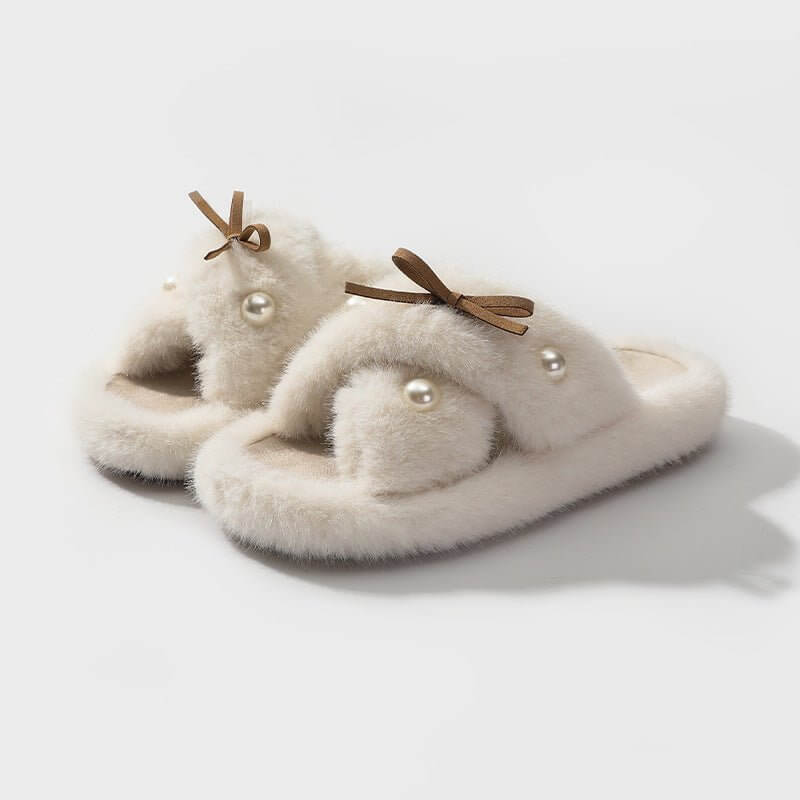 Simple Fashion Fur Hyoma Warm Non-slip Cotton Slippers $54.50 Dana Fashion Color: Cloud White Size: 36or37 Women's shoes Product information: Color: Cloud White, obsidian black, khaki Heel shape: flat heel Size: 36/37 (35/36 feet recommended),38/39 (37/38