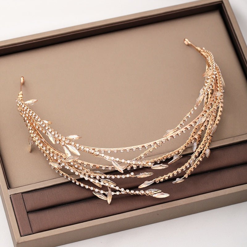 Simple Golden Alloy Double Mesh Headband $24.66 Dana Fashion Color: FD972 Women's Accessories Product information: Type: hair band Color: FD972,FD973 Applicable occasions for gifts: wedding, travel commemoration, employee benefits Style: Women's Material: