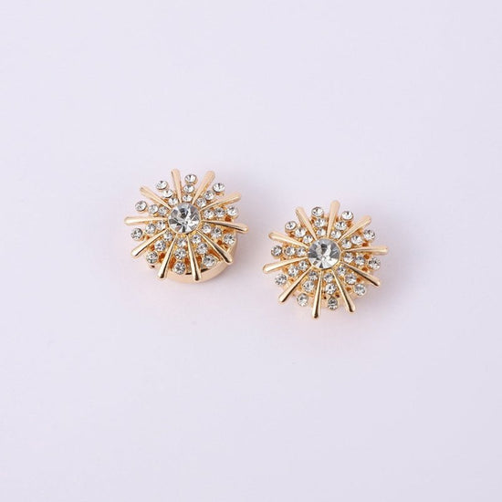 Simple Multi-style Inlaid Rhinestone Cufflinks $10.55 Dana Fashion Color: Style 2 Purity: Pure Natural Women's Accessories Product information: Treatment Process: Pearl Inlay Type: cufflinks Color: Style 1, Style 2, Style 3 Style: Women's Material: Rhines