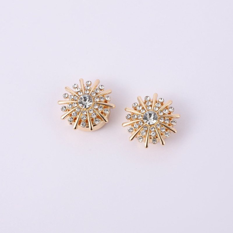 Simple Multi-style Inlaid Rhinestone Cufflinks $10.55 Dana Fashion Color: Style 2 Purity: Pure Natural Women's Accessories Product information: Treatment Process: Pearl Inlay Type: cufflinks Color: Style 1, Style 2, Style 3 Style: Women's Material: Rhines