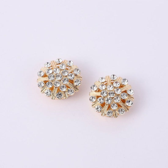 Simple Multi-style Inlaid Rhinestone Cufflinks $10.55 Dana Fashion Color: Style 1 Purity: Pure Natural Women's Accessories Product information: Treatment Process: Pearl Inlay Type: cufflinks Color: Style 1, Style 2, Style 3 Style: Women's Material: Rhines