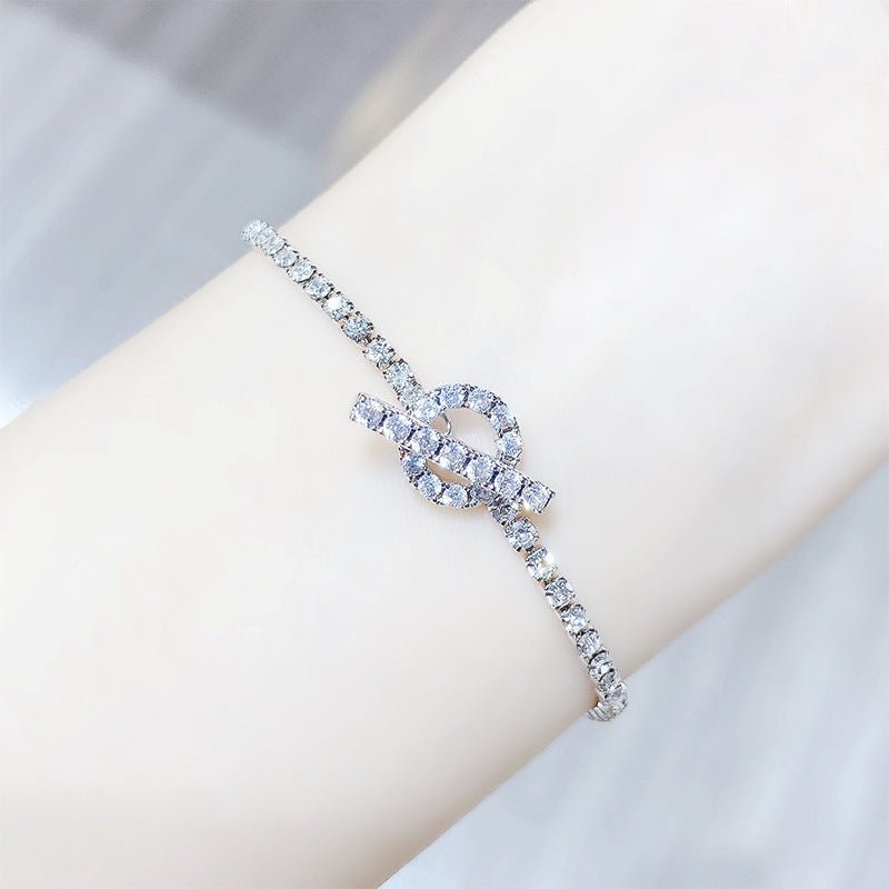 Simple Personality Bracelet Fashion Zircon Crystal Bracelet For Women $28.52 Dana Fashion Color: S018 Silver Women's Accessories Product information: Treatment Process: Electroplating Color: Silver S018 Style: Women's Material: Copper Shape: Geometric Pac
