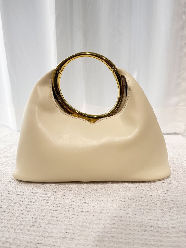 Simple Soft Leather Bag Hand Carrying Ring Hand-carrying $98.90 Dana Fashion Color: Beige Size: 30X13X23CM Women's Bags Product information: Applicable scenarios: Daily matching Color: Black, creamy-white, grass green, Rose Red, snake color Outer bag type
