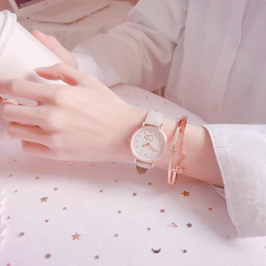 Simple Temperament Luminous Children's Electronic Watch $27.45 Dana Fashion Color: 1284 Black Belt Women's Accessories Product information: Shape: Circular Popular elements: Reproduction Movement type: electronic movement Strap Material: Genuine Leather D