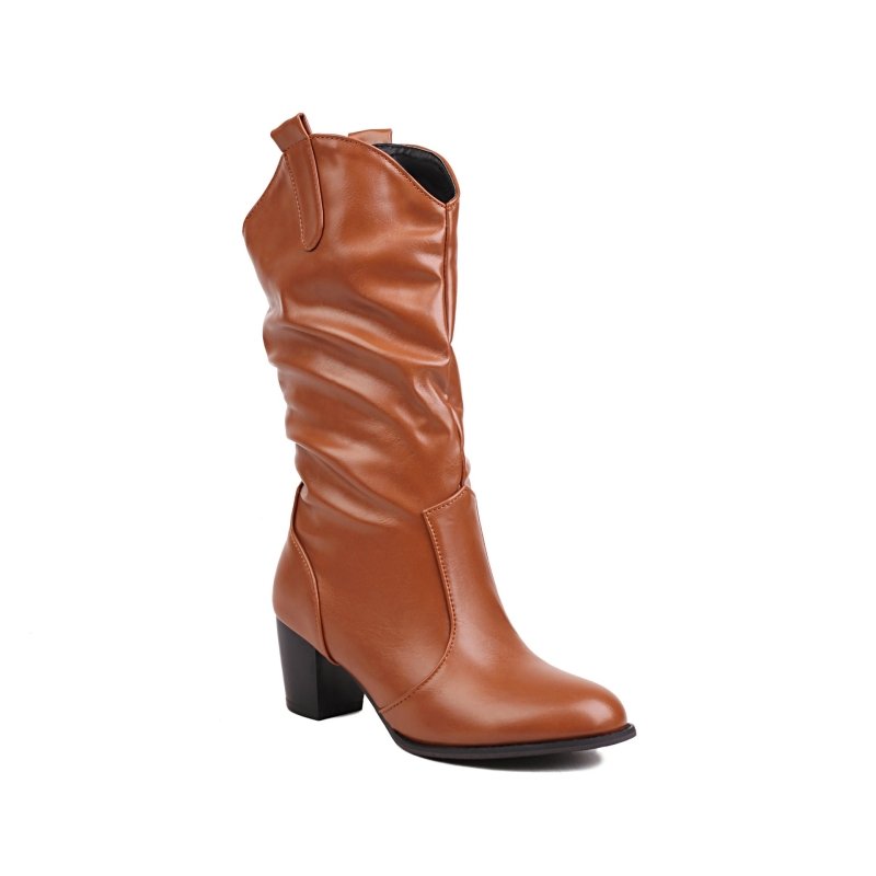 Simple Women's Fashion Leather Boots $65.99 Dana Fashion Color: Brown Size: 33 Women's shoes Product information: Pattern: solid color Lining material: Cotton Color: white, black, brown Heel height: mid heel (3-5CM) Sock length: mid-calf Heel shape: chunk