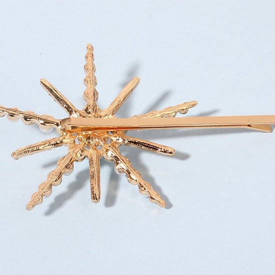 Six-pointed Star Shape Rhinestone Clip $11.15 Dana Fashion Color: Gold Women's Accessories Product information: Style: Women's Color: gold, silver Material: Alloy Packing list: Hair clip x1 Product Image: