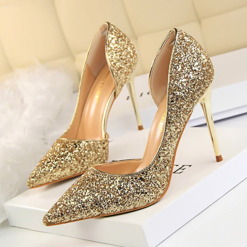 Skinny Women's Shoes Stiletto Heel Shallow Mouth Pointed Side Hollow-out Sequin $44.17 Dana Fashion Color: Gold Size: 34 Women's shoes Product information: Pattern: solid color Lining material: imitation leather Color: white, red, black, blue, gold, silve