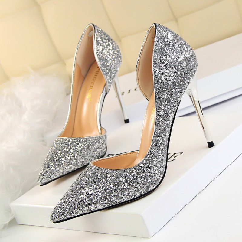 Skinny Women's Shoes Stiletto Heel Shallow Mouth Pointed Side Hollow-out Sequin $44.17 Dana Fashion Color: Silver Size: 34 Women's shoes Product information: Pattern: solid color Lining material: imitation leather Color: white, red, black, blue, gold, sil